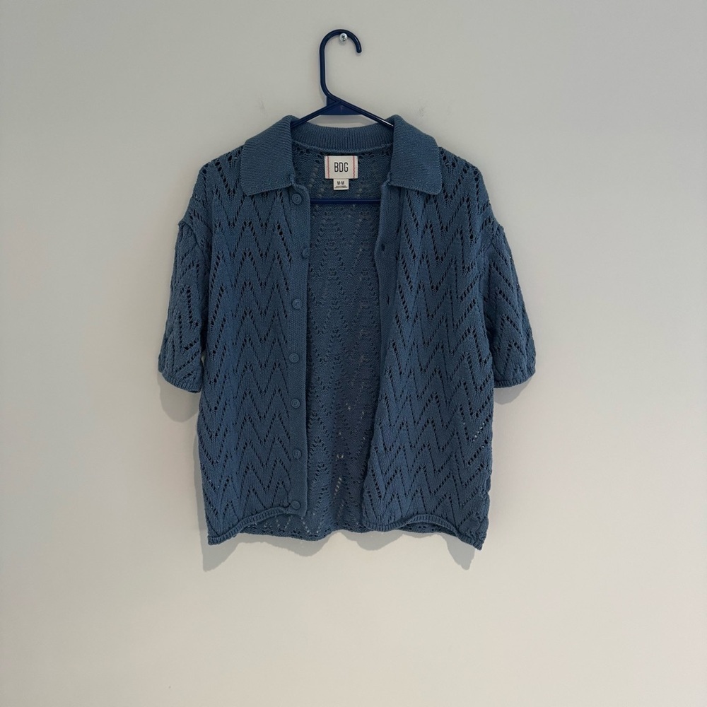 BDG Blue Define Polo Short Sleeve Button Down Sweater Size Medium Like New